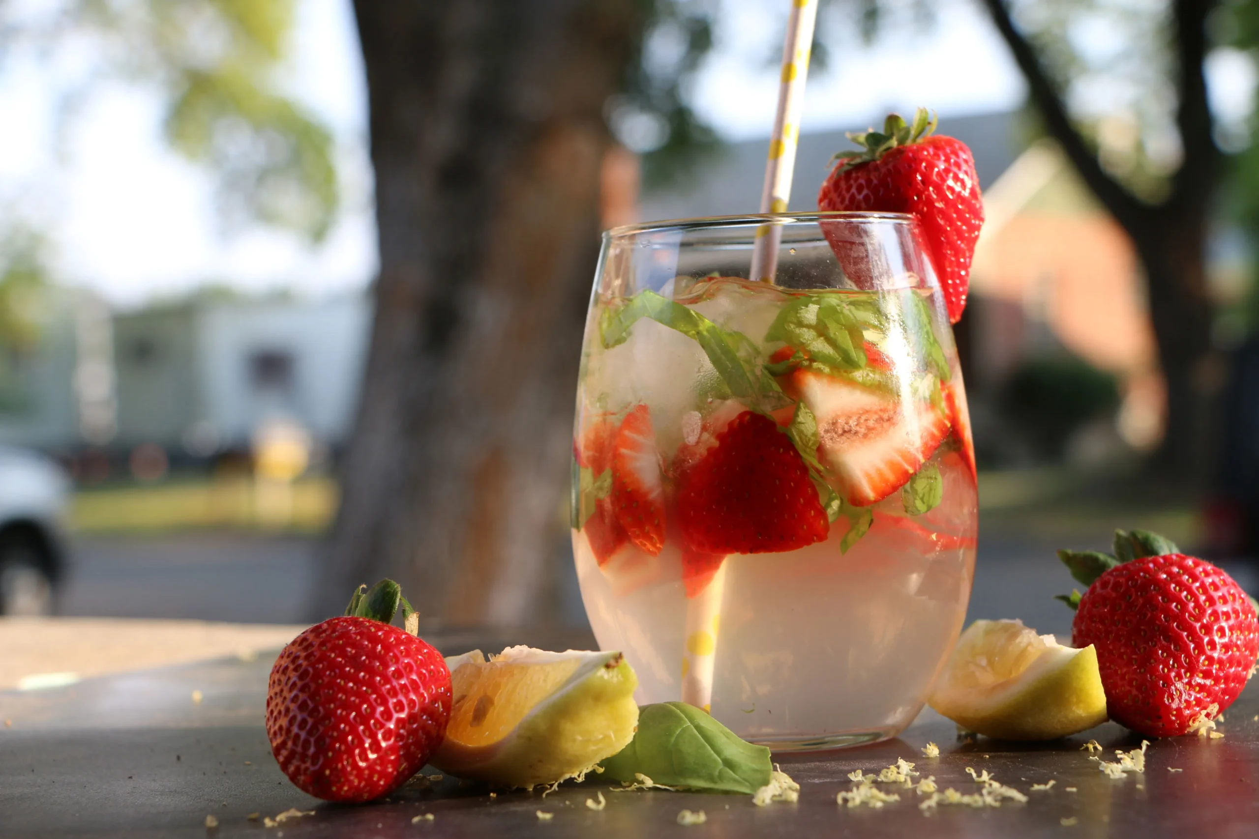 Strawberry Basil Lemonade Cocktail