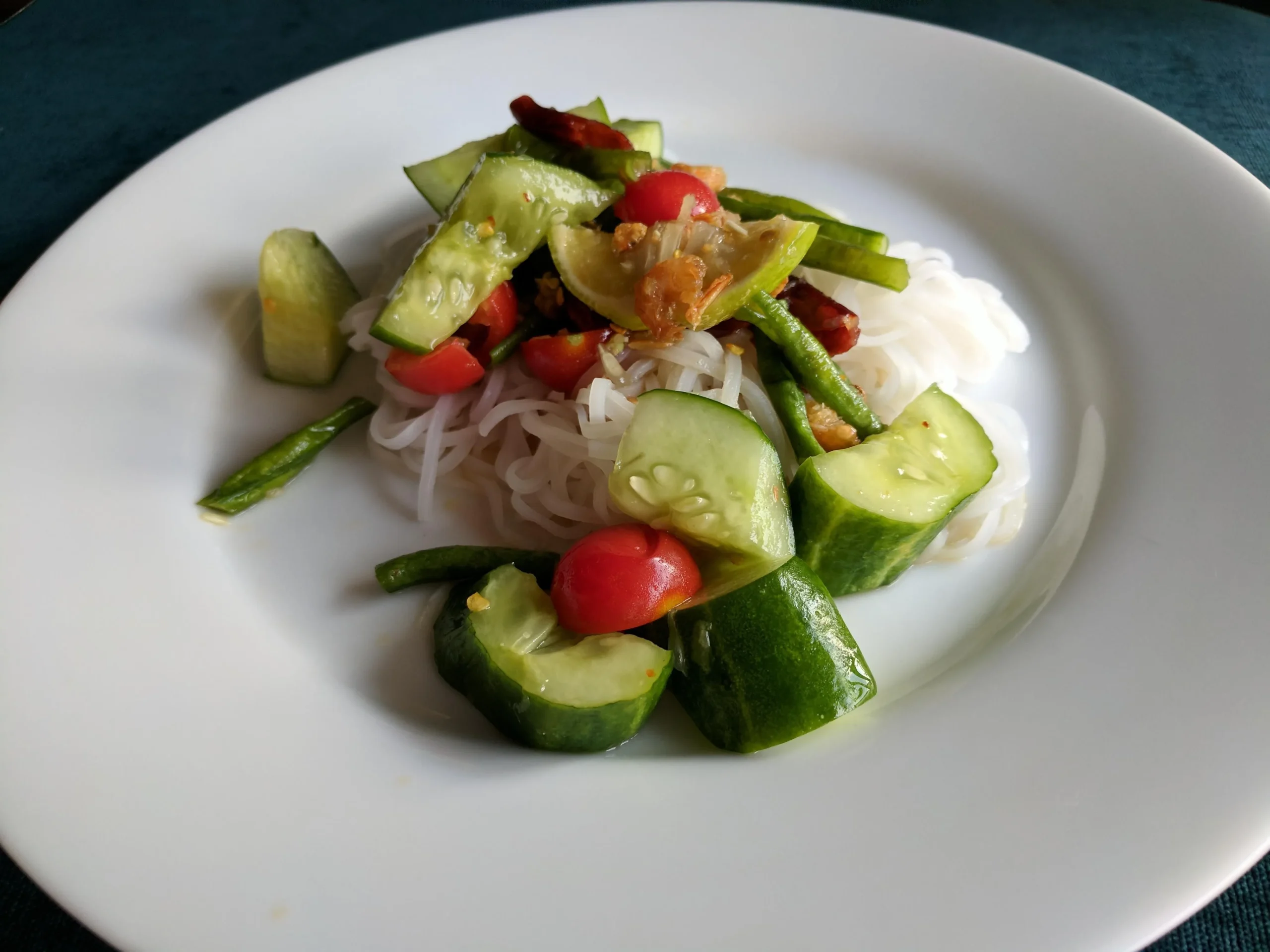 Thai Fresh Cucumber Salad (Taeng Kwa Brio Wan)
