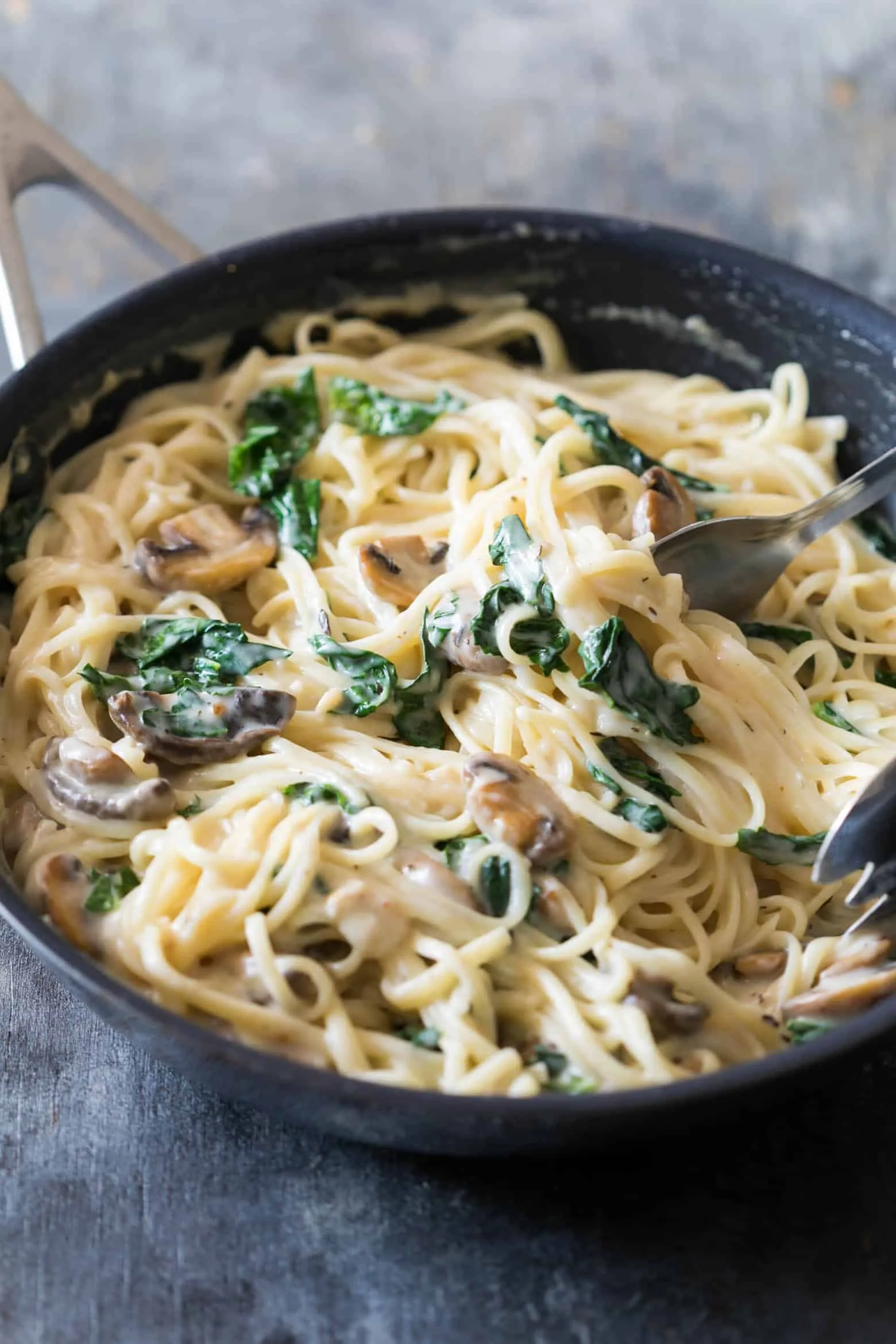 Vegan Healthy Creamy Pasta with Lemon