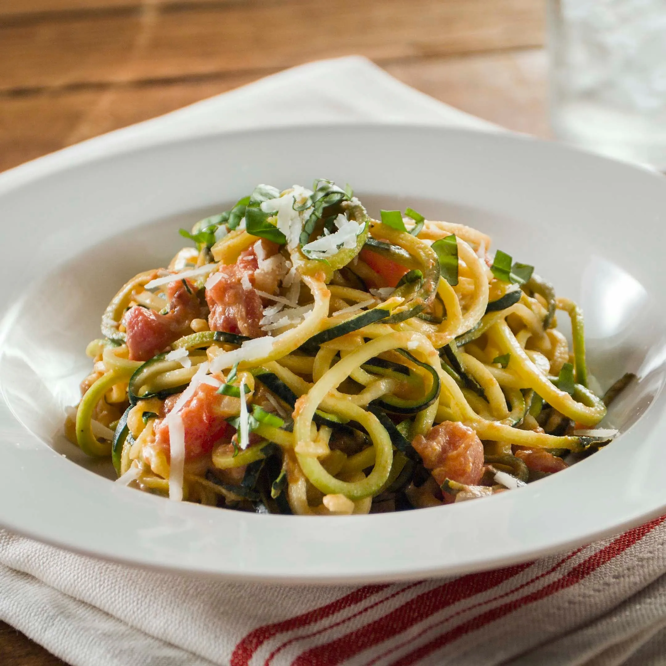 Zucchini Noodles with Tomato Basil Sauce