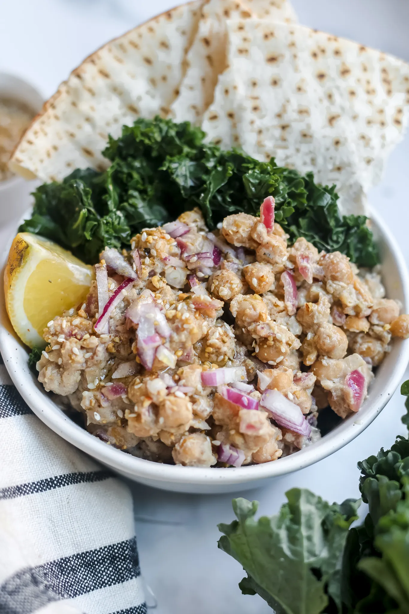 chickpeas with parsley tahini sauce