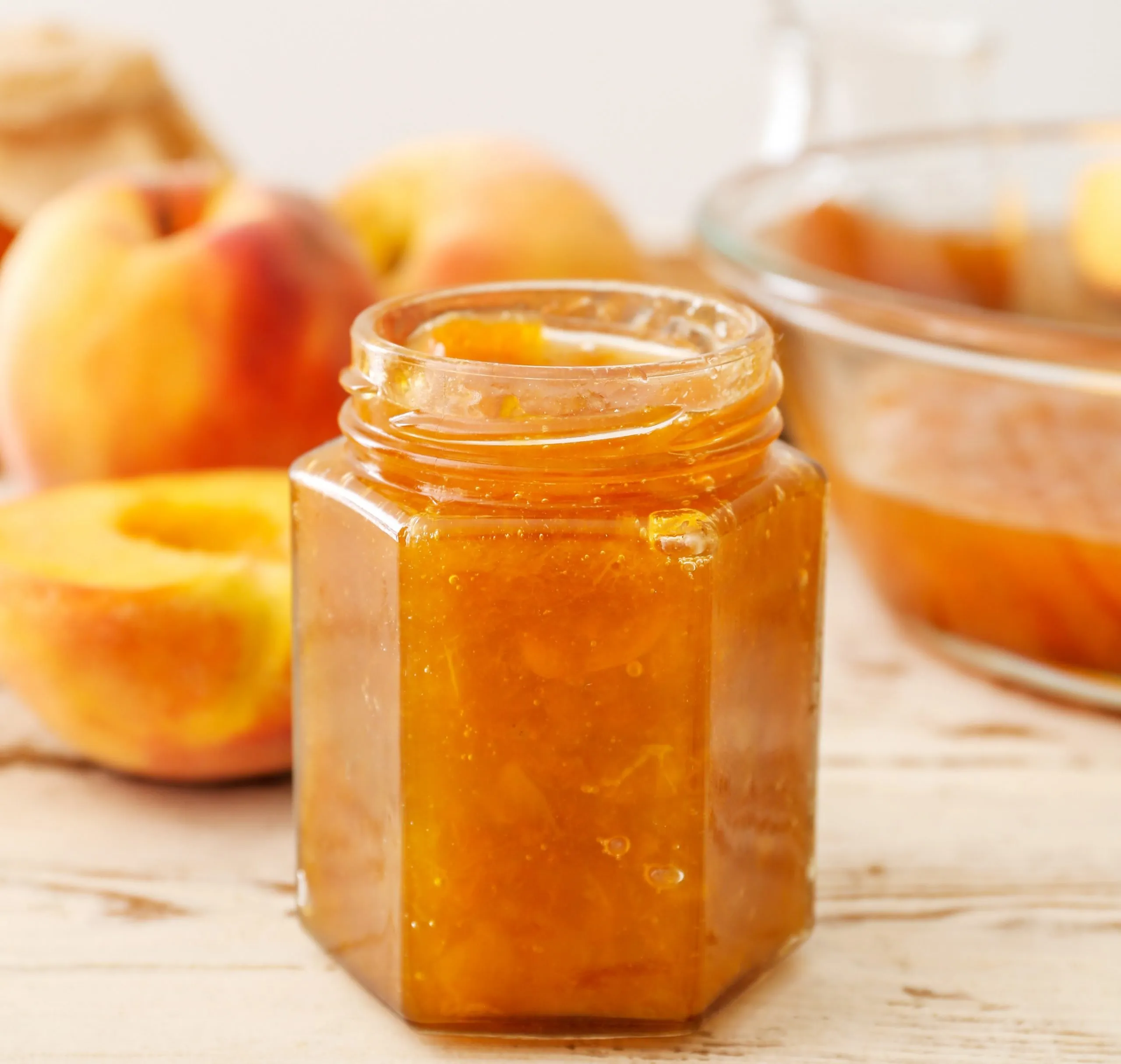 homemade bourbon peach jam with pectin