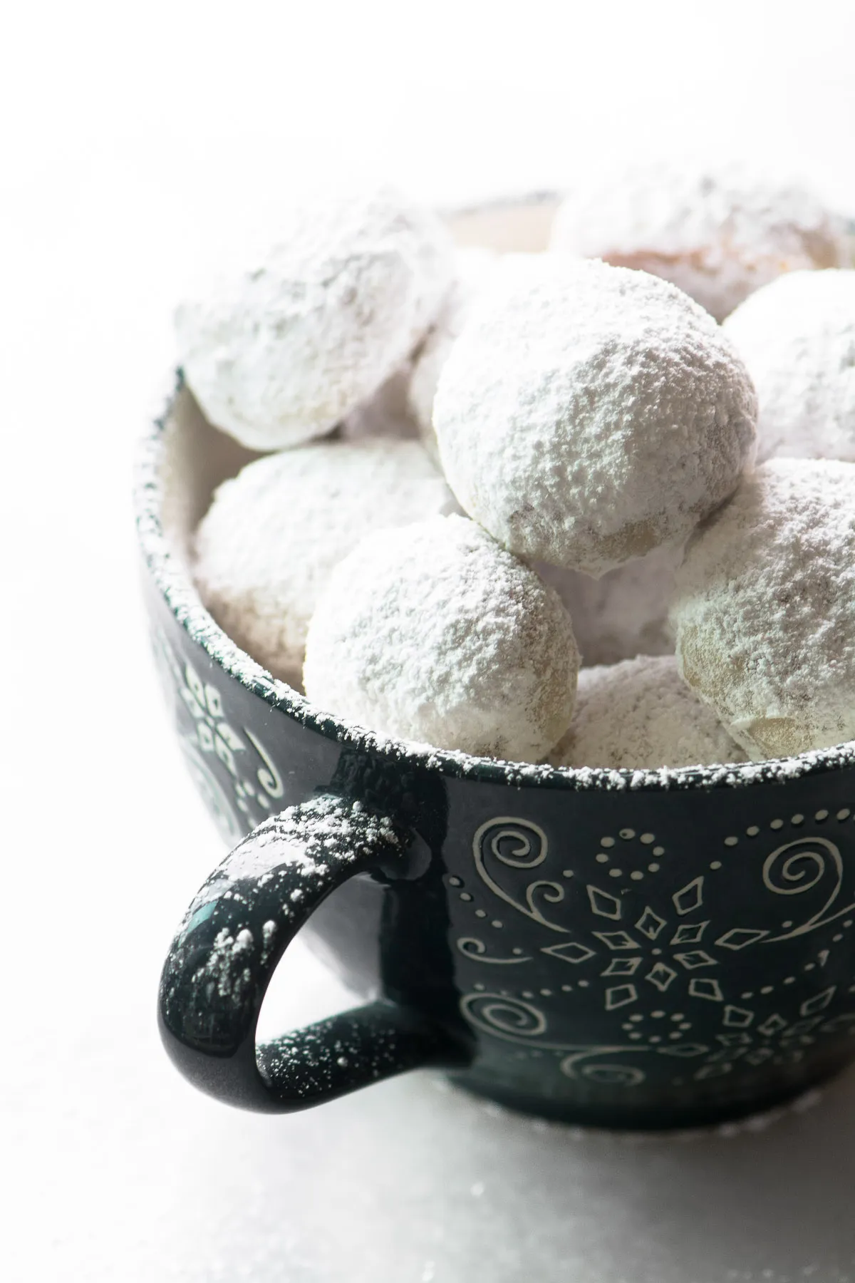 toasted almond russian tea cakes