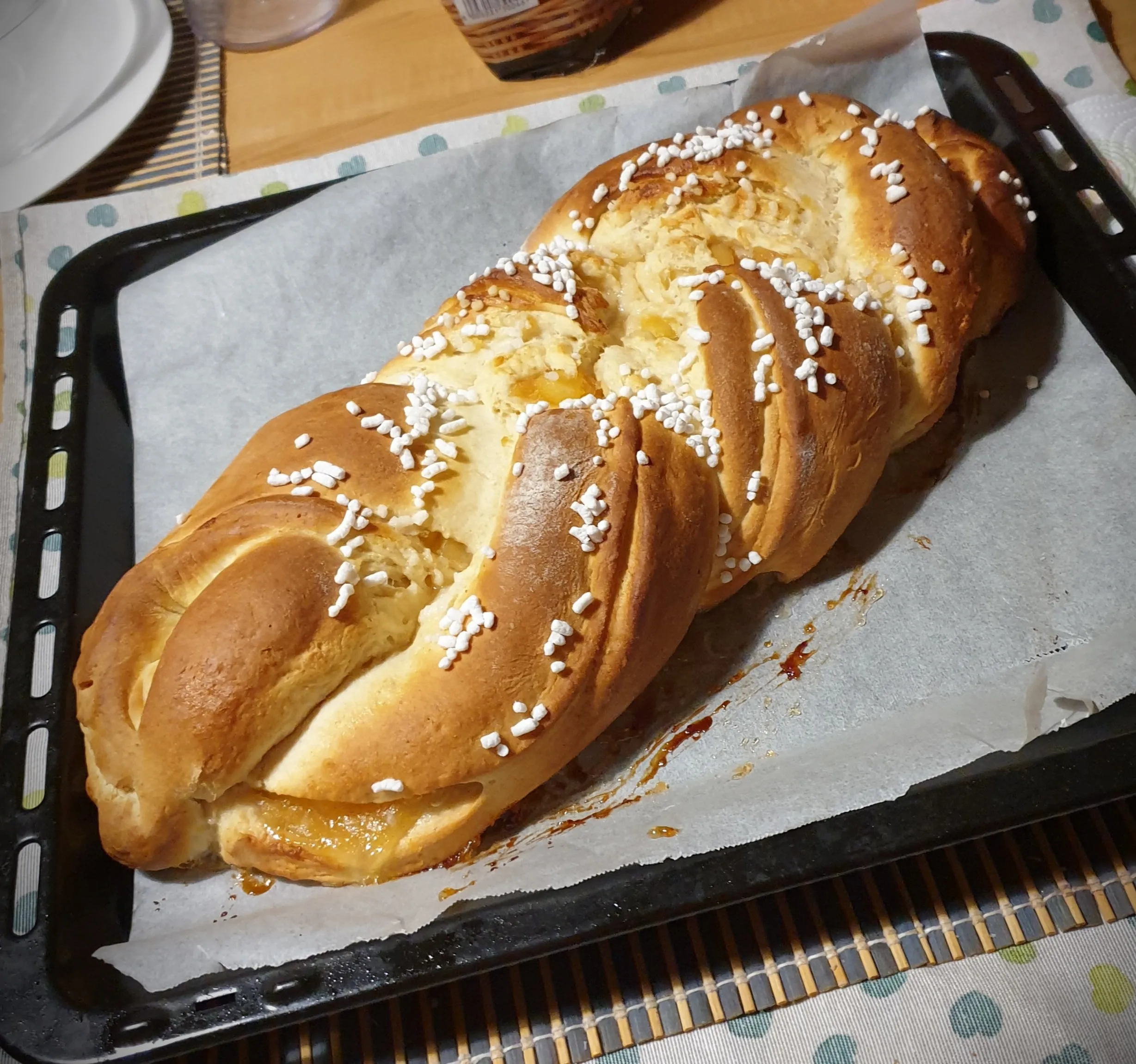 treccia di pan brioche soffice alle mele